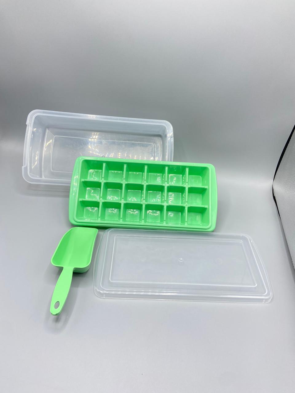 Ice cube box with lid and spoon