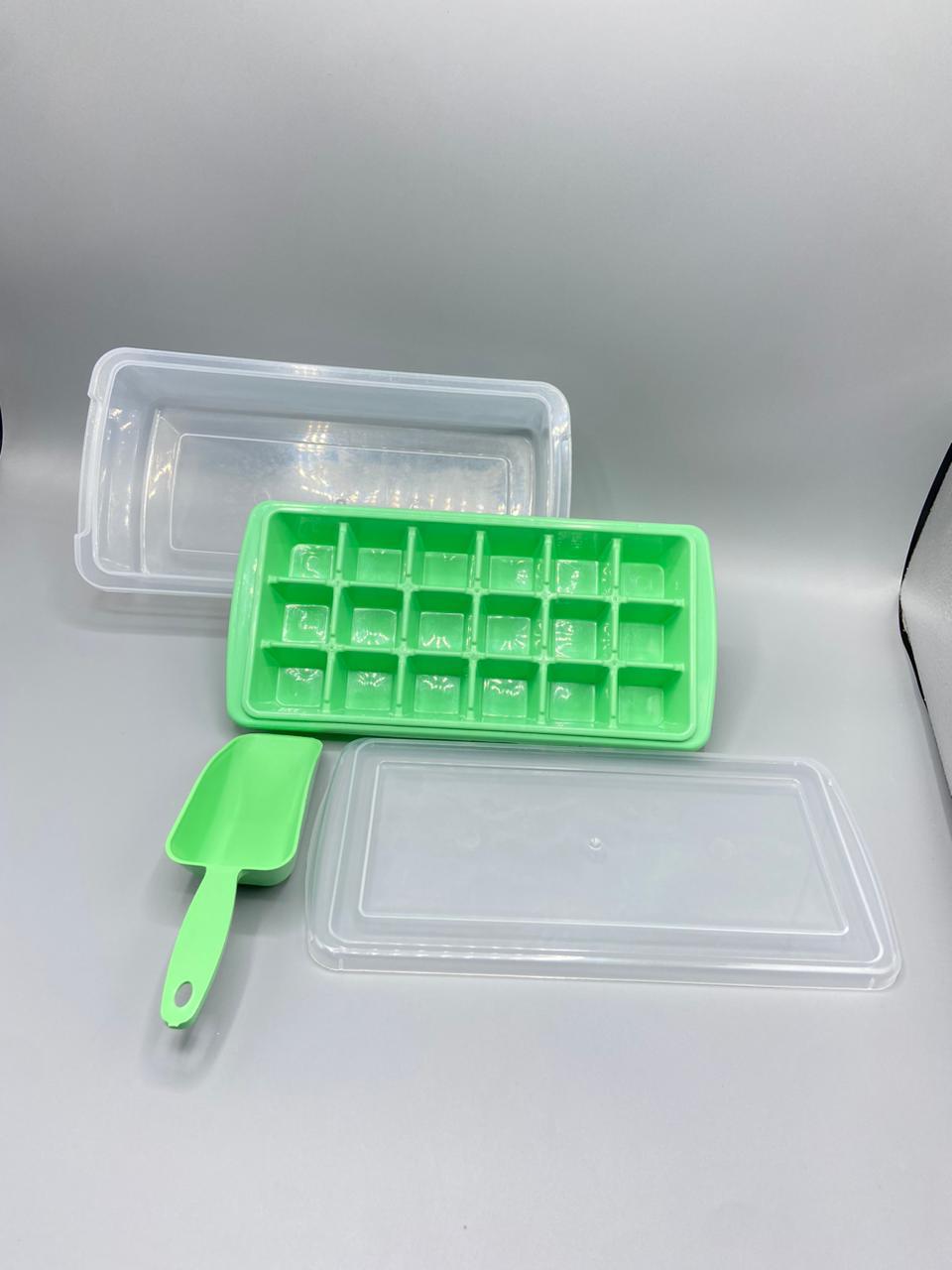 Ice cube box with lid and spoon