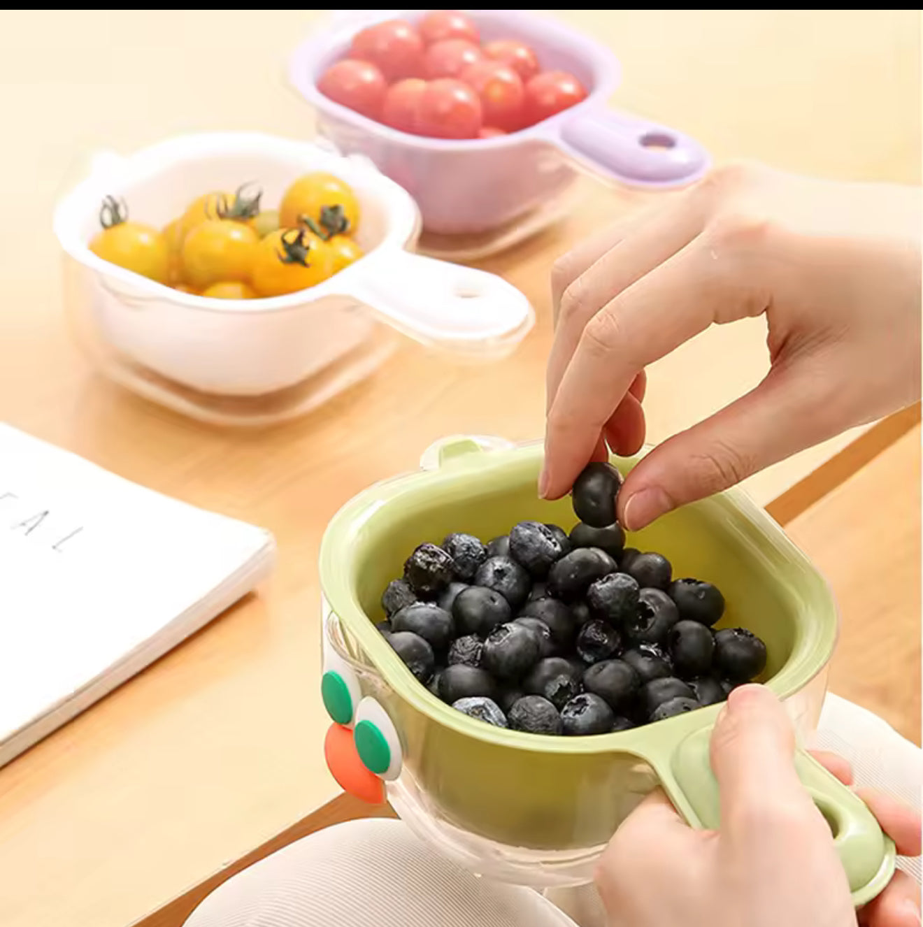 Mini drain bowls with handle